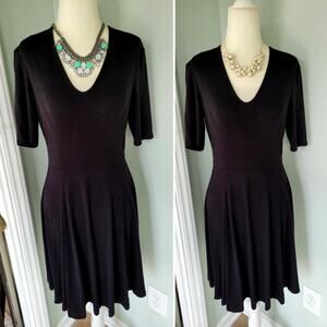 Vince Camuto 3/4 sleeve black v neck soft dress size 6